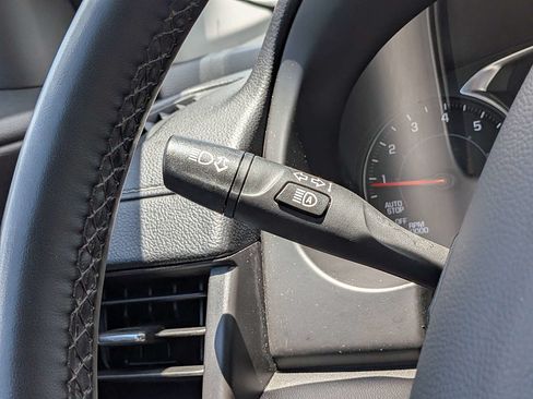 Used 2024 GMC Terrain SLT FWD image 31