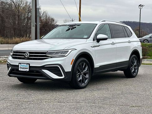 Certified 2023 Volkswagen Tiguan SE image 1