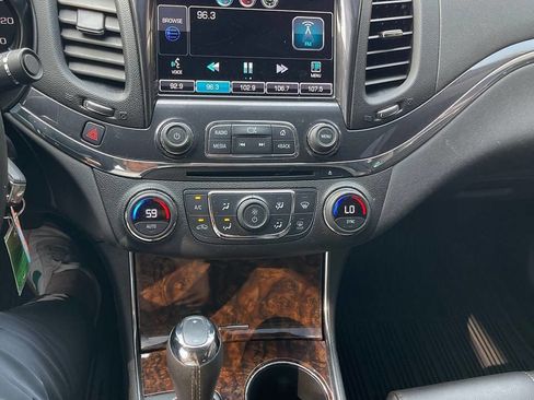 Used 2014 Chevrolet Impala LT w/ Convenience Package image 21