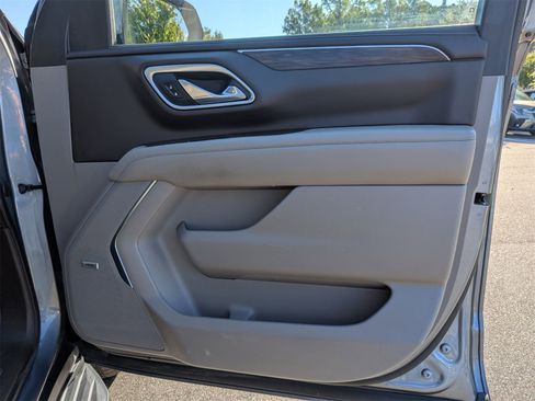 Used 2021 Chevrolet Tahoe LT w/ LT Signature Package image 36