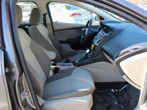 Used 2014 Ford Focus SE image 28