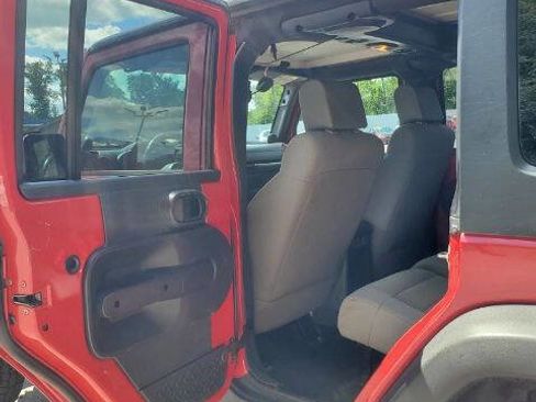 Used 2008 Jeep Wrangler Unlimited Rubicon w/ Dual Top Group AWD/4WD image 32