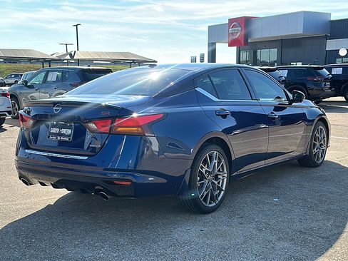 Used 2023 Nissan Altima 2.0 SR image 8