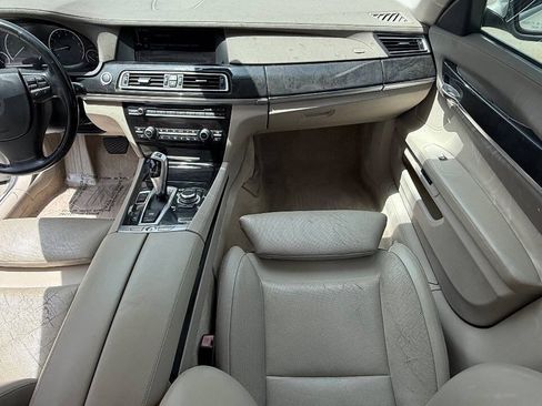 Used 2009 BMW 750Li RWD image 31