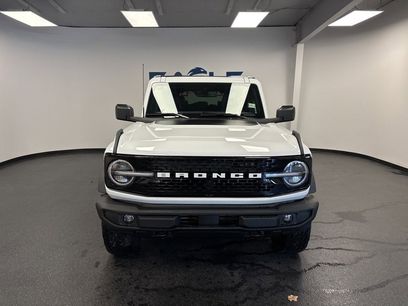 New 2025 Ford Bronco Outer Banks w/ Black Appearance Package