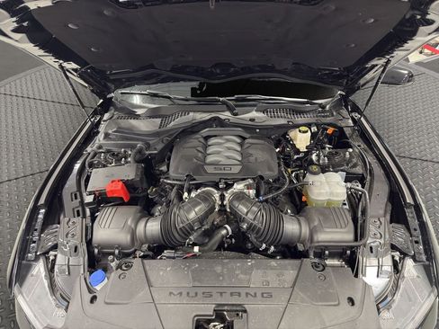 Used 2025 Ford Mustang GT Premium image 18