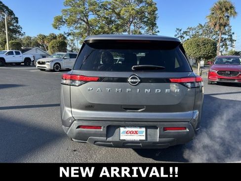 Used 2022 Nissan Pathfinder S image 5
