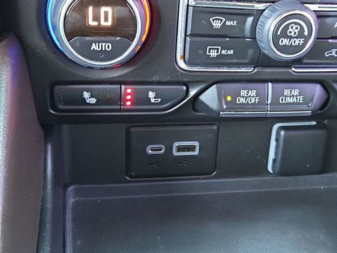 Used 2022 Chevrolet Tahoe LT w/ Luxury Package image 25