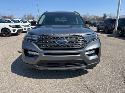 Certified 2023 Ford Explorer XLT w/ Equipment Group 202A AWD/4WD image 2