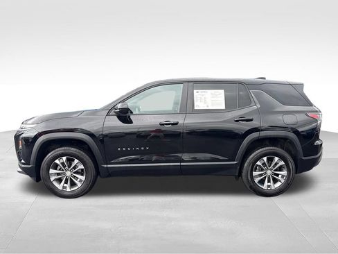 Used 2026 Chevrolet Equinox LT FWD image 3