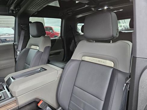 Used 2025 GMC Hummer EV 2X AWD/4WD image 17