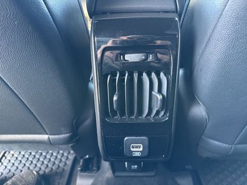 Used 2025 Jeep Compass Trailhawk image 17