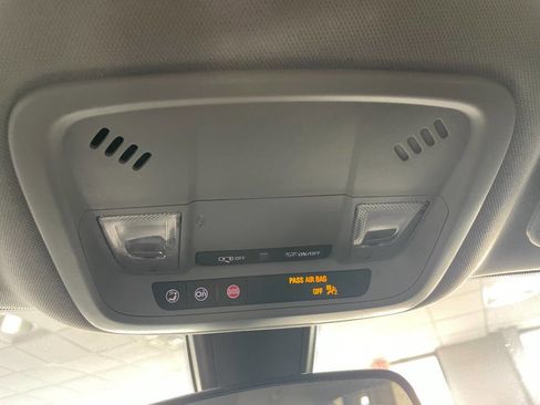 Used 2022 Chevrolet Malibu LS image 36