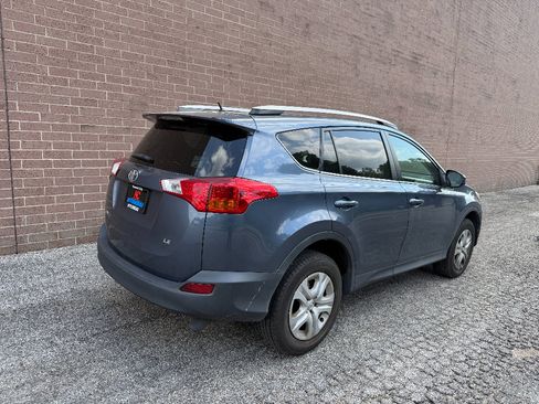 Used 2013 Toyota RAV4 LE FWD image 6
