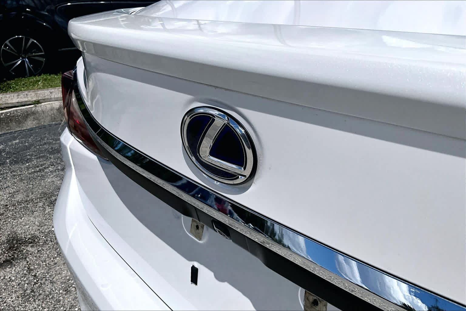 Used 2020 Lexus ES 300h w/ Premium Package FWD image 31