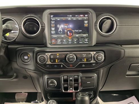 Used 2022 Jeep Wrangler Unlimited Sahara w/ Cold Weather Group image 25