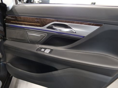 Used 2019 BMW 750i xDrive w/ Executive Package AWD/4WD image 41