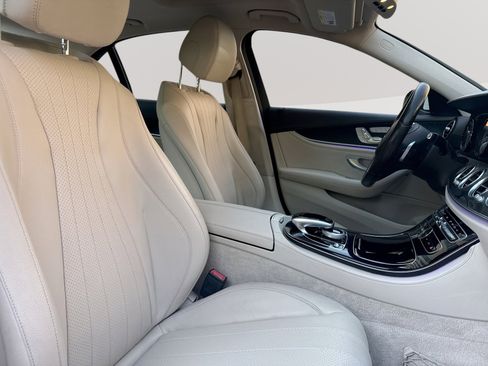 Used 2017 Mercedes-Benz E 300 4MATIC image 28
