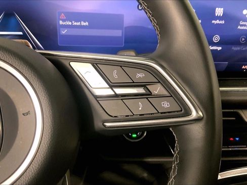 Used 2025 Buick Envision Preferred AWD/4WD image 19