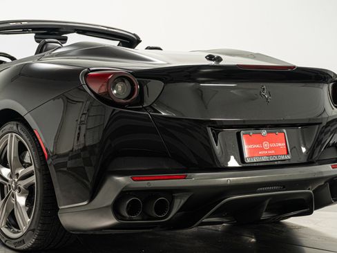 Used 2020 Ferrari Portofino image 33