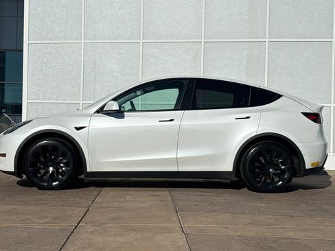 Used 2021 Tesla Model Y Long Range image 7