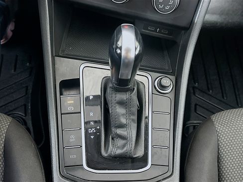 Used 2021 Volkswagen Jetta FWD image 24