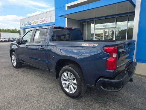 Used 2022 Chevrolet Silverado 1500 Custom image 3