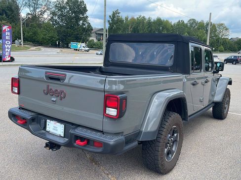 Used 2023 Jeep Gladiator Rubicon w/ Cold Weather Group AWD/4WD image 3