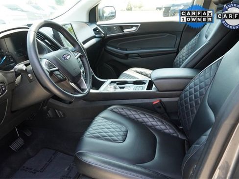 Used 2024 Ford Edge Titanium image 19