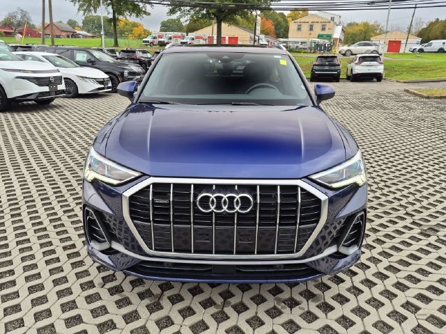 Used 2023 Audi Q3 2.0T Premium Plus w/ Premium Plus Package AWD/4WD image 9