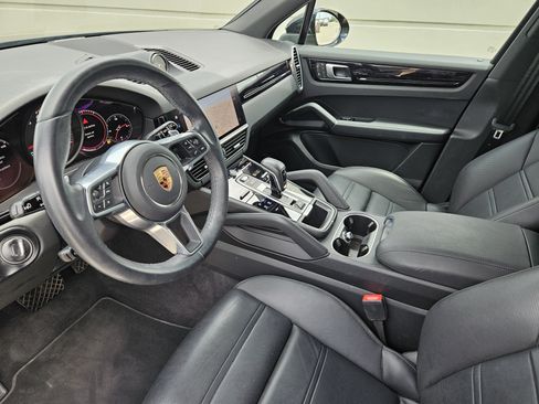 Certified 2022 Porsche Cayenne AWD/4WD image 4