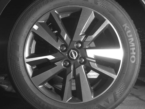 Used 2025 Nissan Versa SV FWD image 14