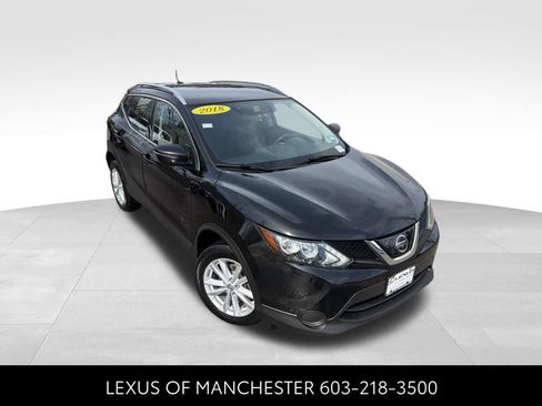 Used 2018 Nissan Rogue Sport SV image 3
