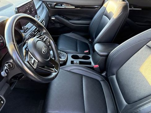 Used 2021 Kia Seltos SX w/ SX Sunroof Package image 21