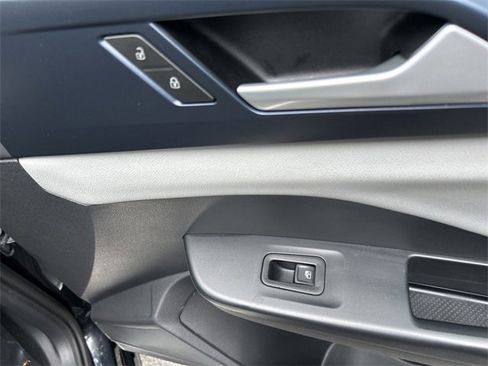 Used 2022 Volkswagen Taos SE image 23