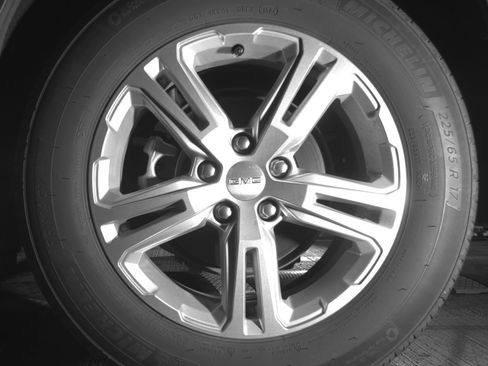 Used 2024 GMC Terrain SLE FWD image 19