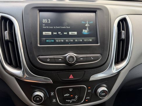 Used 2018 Chevrolet Equinox LS FWD image 14