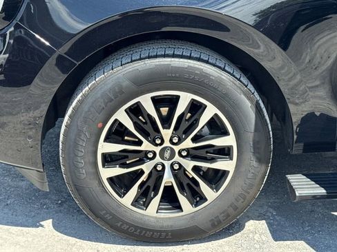 Used 2025 Ford Expedition Platinum AWD/4WD image 26