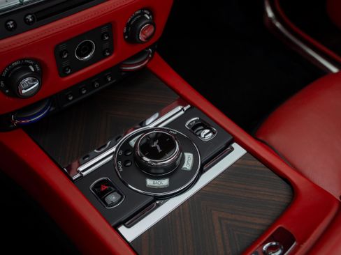 Used 2017 Rolls-Royce Dawn RWD image 74