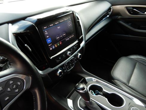 Used 2020 Chevrolet Traverse LT w/ LT Premium Package AWD/4WD image 15
