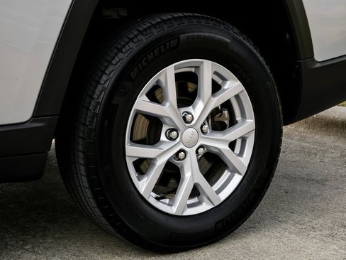 Used 2023 Jeep Grand Cherokee L Limited image 69