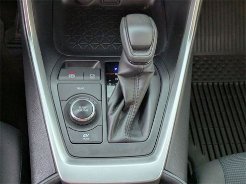 Used 2023 Toyota RAV4 LE image 27