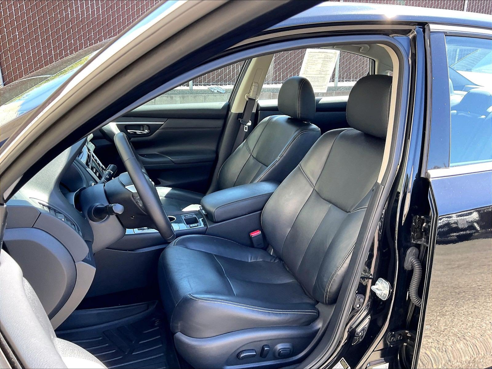 Used 2018 Nissan Altima 2.5 SL FWD image 23