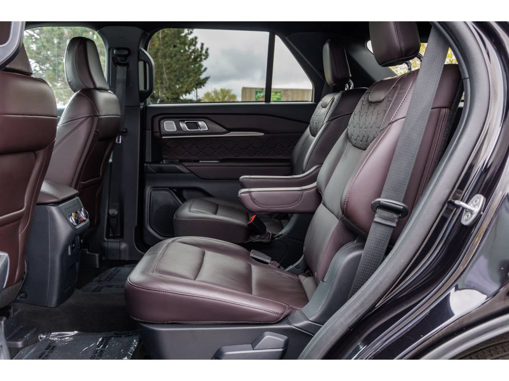 Used 2025 Ford Explorer Platinum w/ LUX Leather Package AWD/4WD image 11