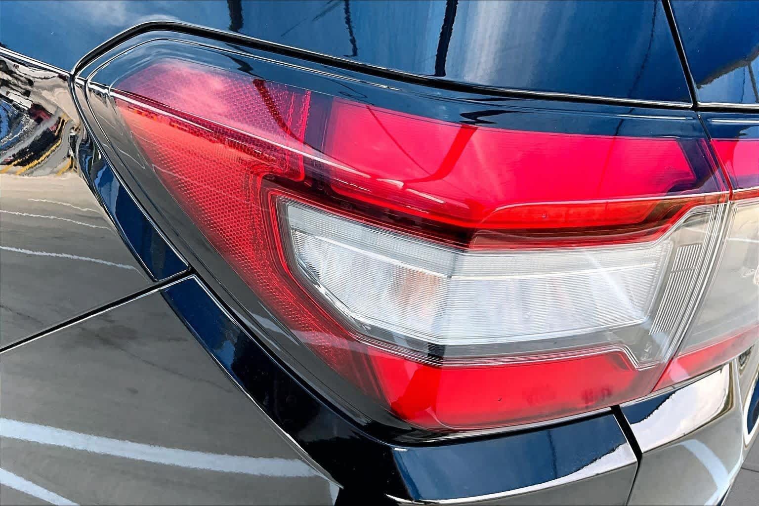 Used 2025 Honda Pilot TrailSport image 28