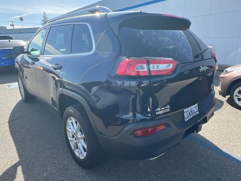Used 2015 Jeep Cherokee Latitude w/ Comfort/Convenience Group AWD/4WD image 6