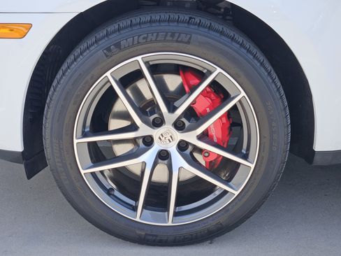 Certified 2023 Porsche Macan S AWD/4WD image 14