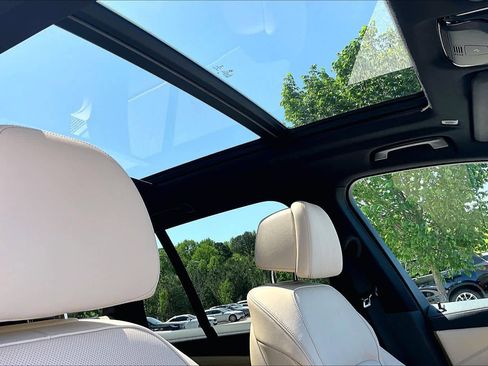 Used 2021 BMW X5 xDrive45e w/ Premium Package image 13