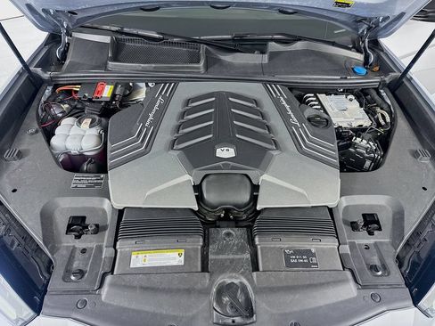 Used 2022 Lamborghini Urus AWD/4WD image 32