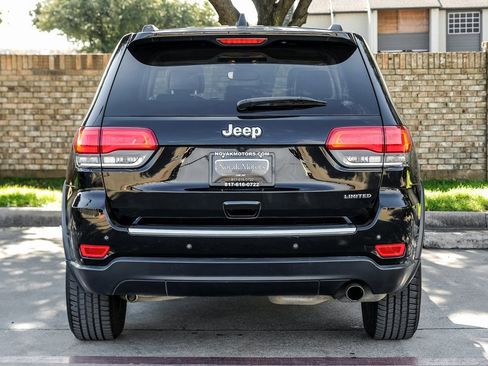 Used 2018 Jeep Grand Cherokee Limited image 19